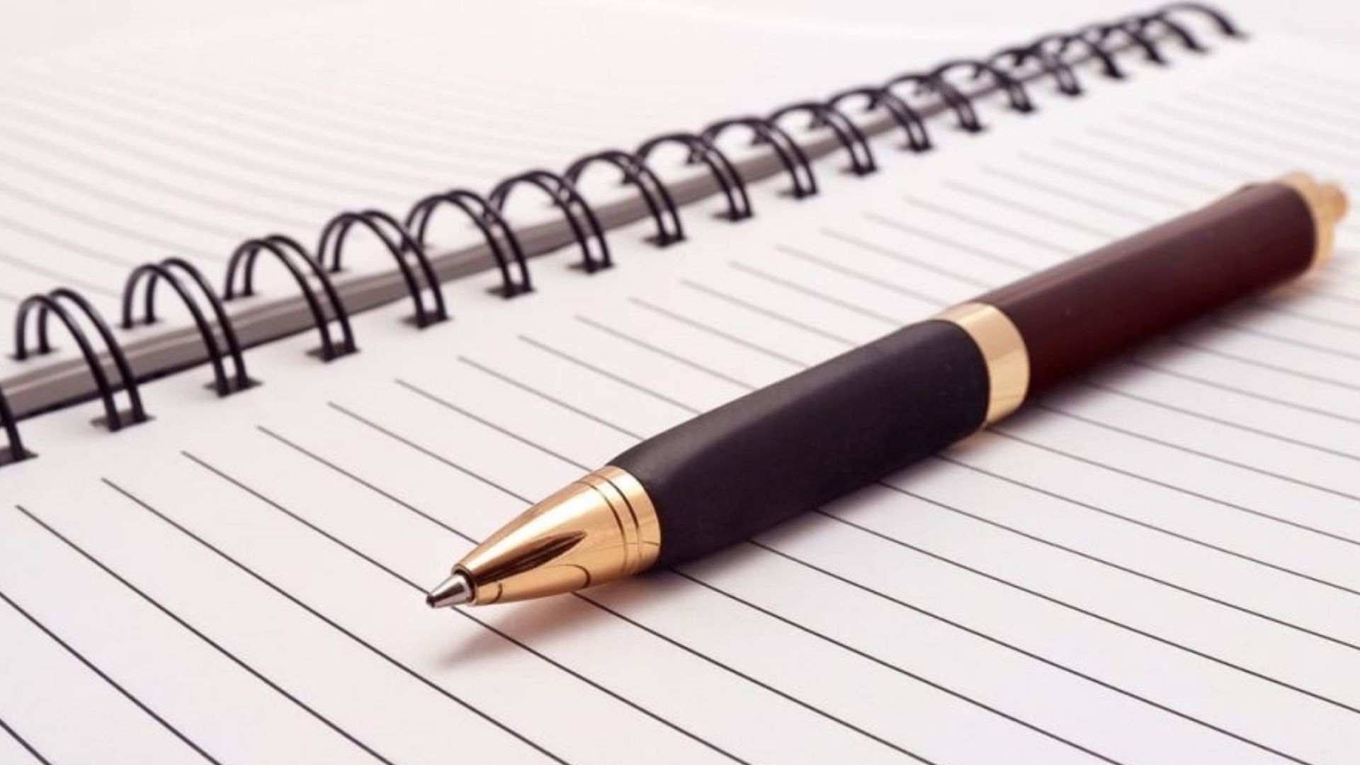 ¿Por qué los rolos llamamos «esfero» a los bolígrafos?