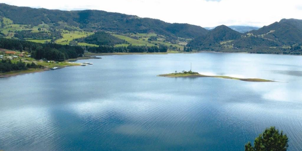Embalses y lagunas para visitar cerca a Bogotá