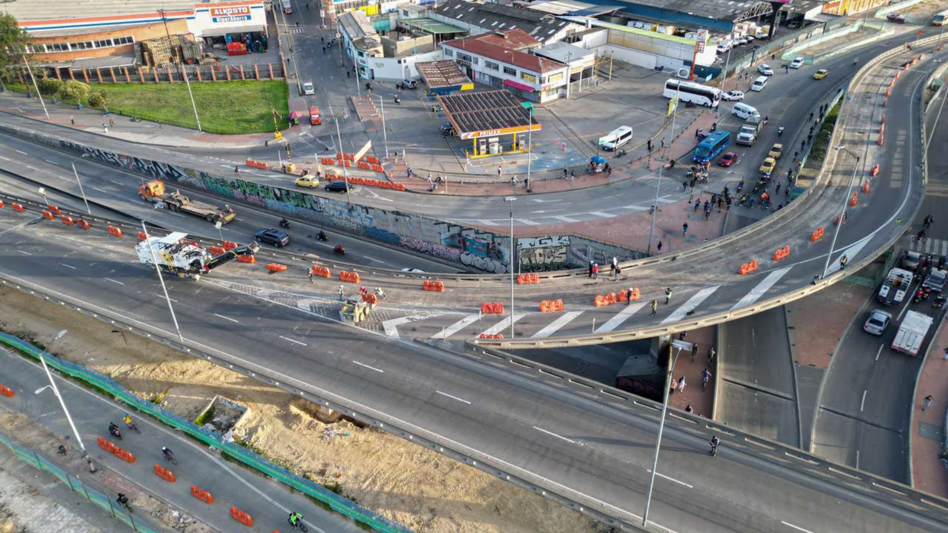 Construcción del puente del barrio Venecia afecta el comercio del sector