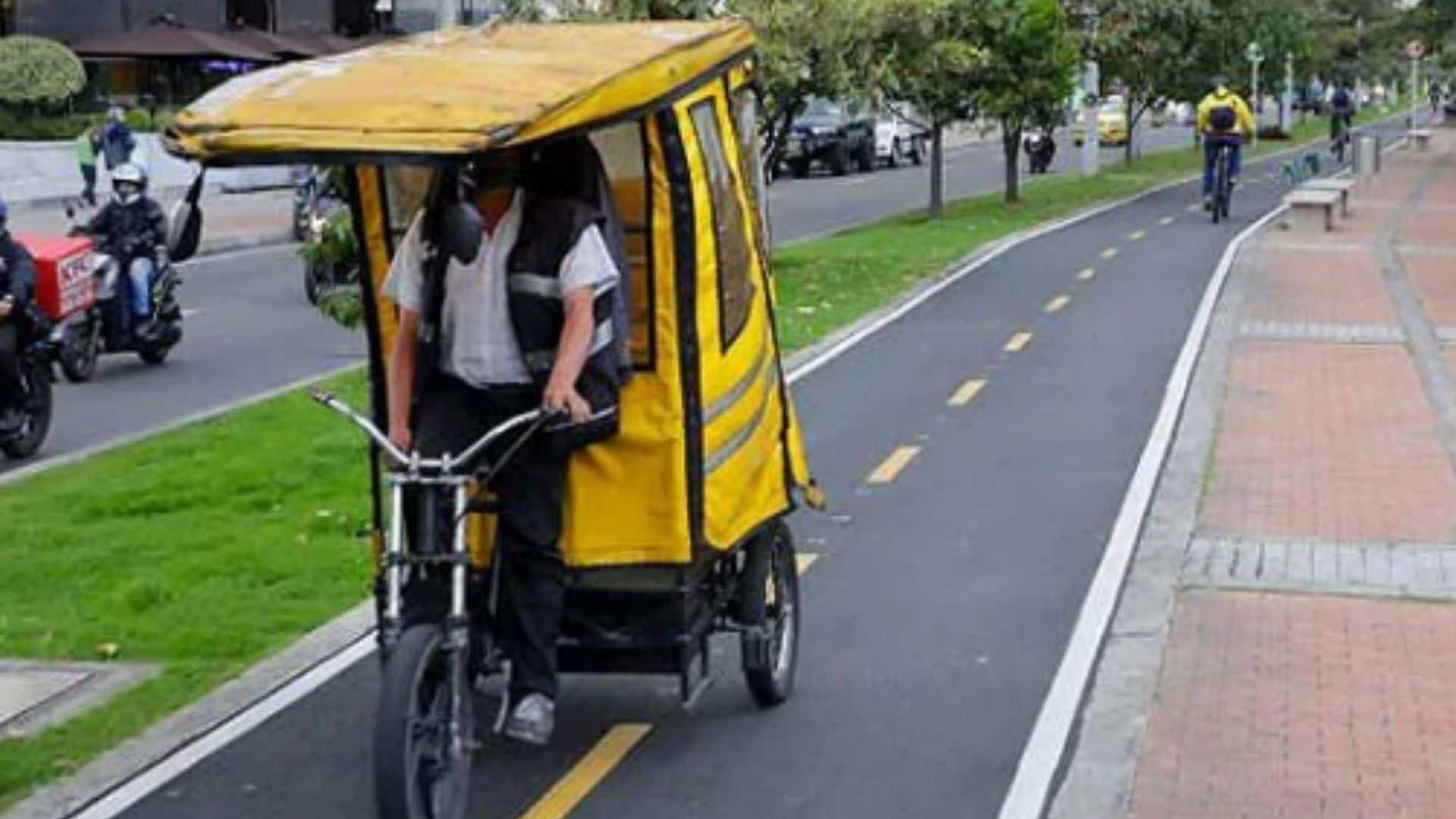 Hay cerca de 4.000 bicitaxis en Bogotá: ¿Quién los regula?