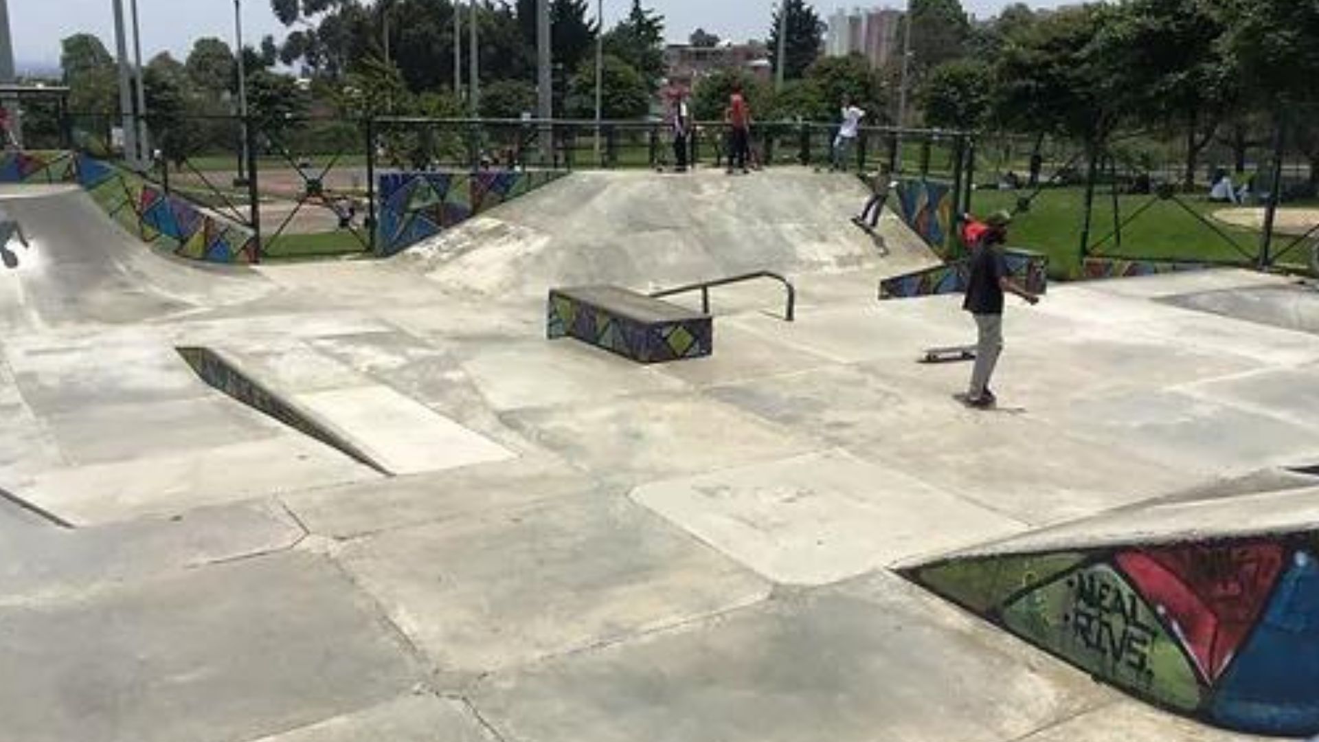 Colectivo de skaters crea una escuela de formación de skate en San Cristóbal para combatir la inseguridad mediante el deporte