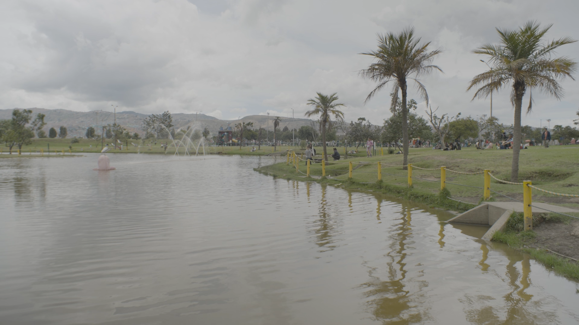 Las piscinas del Tunal son el oasis de Bogotá