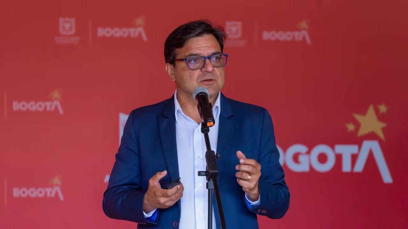 Bogotá en alerta amarilla por pico respiratorio: urgencias al 300 % y alta ocupación en UCI pediátricas